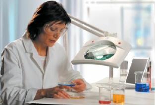 Daylight U23080 Deluxe Magnifying Lamp XR In Use Laboratory Medical Device Pharmaceuticals Image